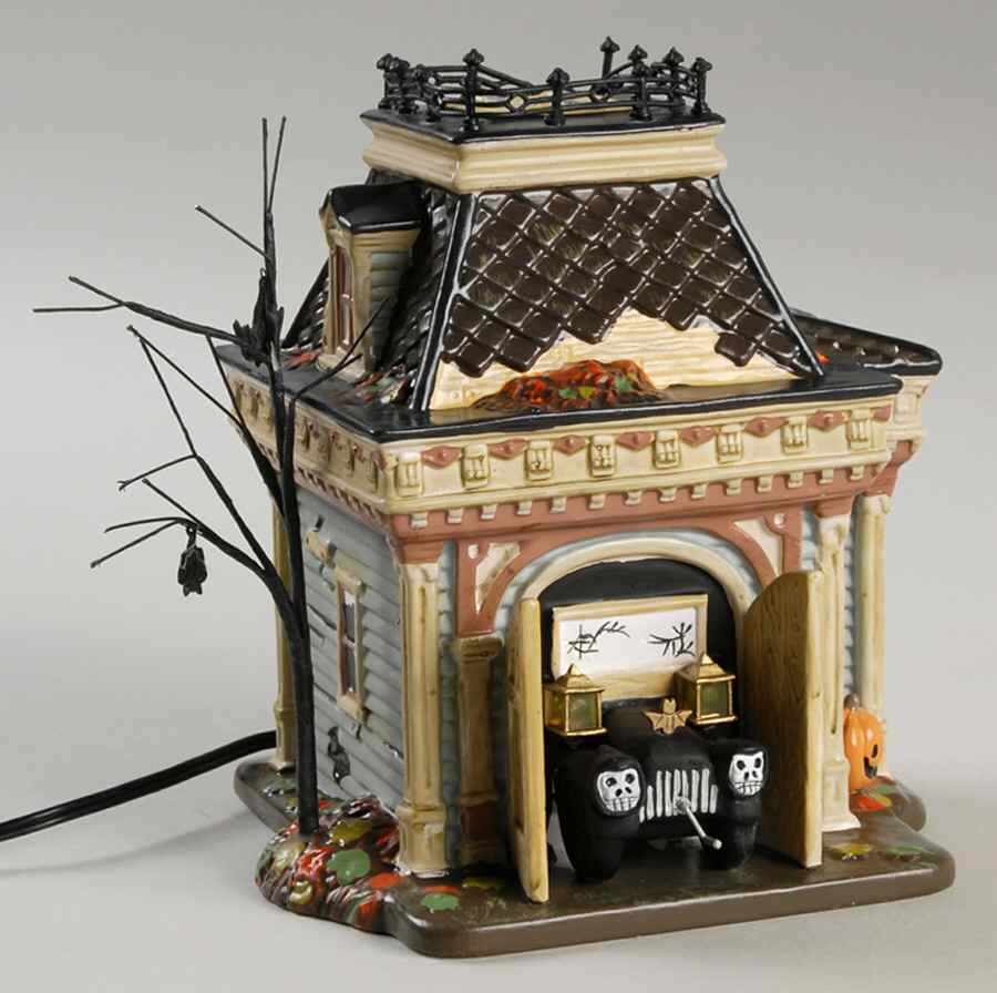 Snow Village Halloween Grimsly's Garage - Boxed by Department 56-1