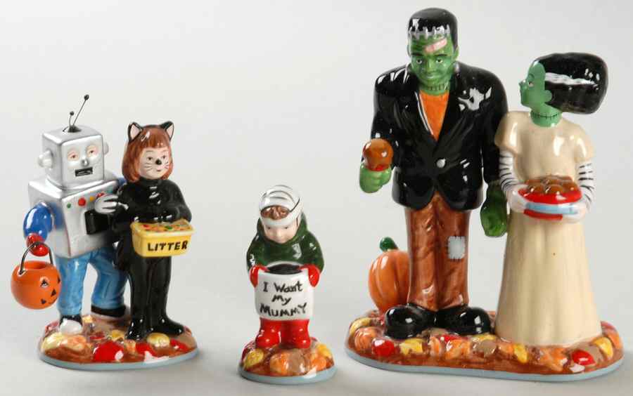 Snow Village Halloween Treats For The Kids-Set Of 3 - With Box by Department 56-1
