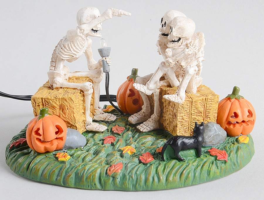 Trick Or Treat Lane - Snow Village Halloween Scary Skeleton Stories - Boxed by Department 56-1