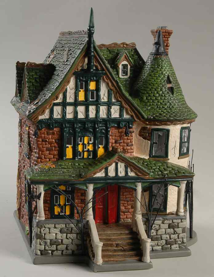 Snow Village Halloween Gravely Estate - Boxed by Department 56-1