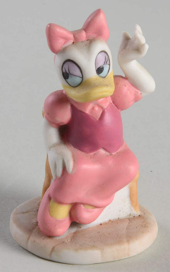 Disney Figurines Daisy Sitting On Chair - No Box by Disney-1
