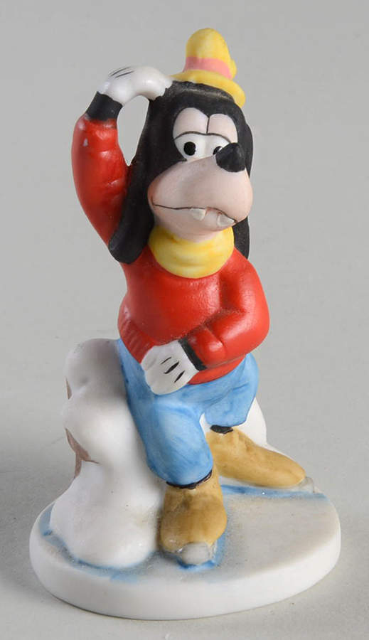 Disney Figurines Goofy Sitting On Fence - No Box by Disney-1