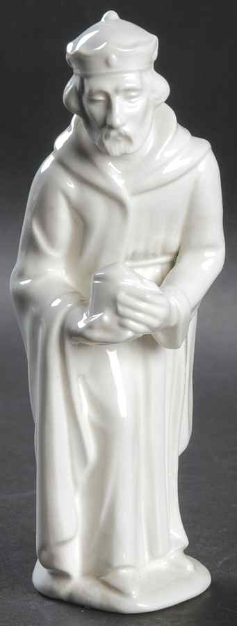 Dresden Nativity 2 King Standing With Crown - No Box by Sandizell-1
