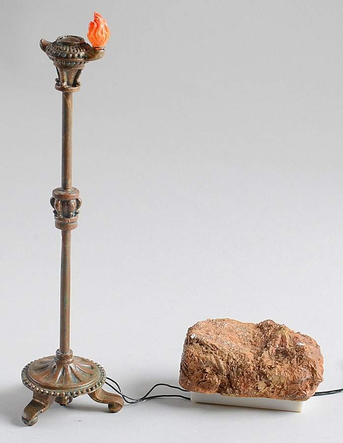Neapolitan Nativity Nativity Oil Lamp - Boxed by Department 56-1