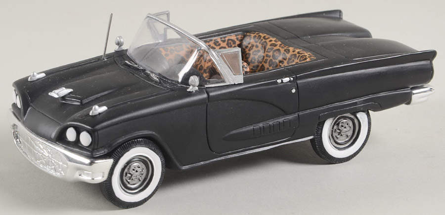 Hot Classics Elvira's Macabre Mobile - Boxed by Department 56-1