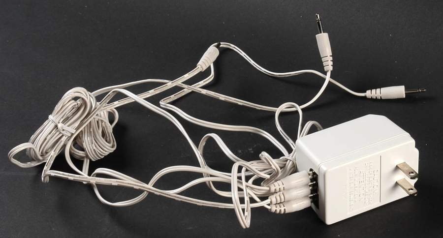 General Village Electrical Light Adapter For W/3 Jacks For Npw - Boxed by Department 56-1