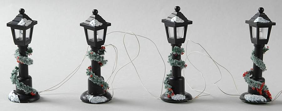 General Village Electrical Streetlamp With Garland - Boxed by Department 56-1