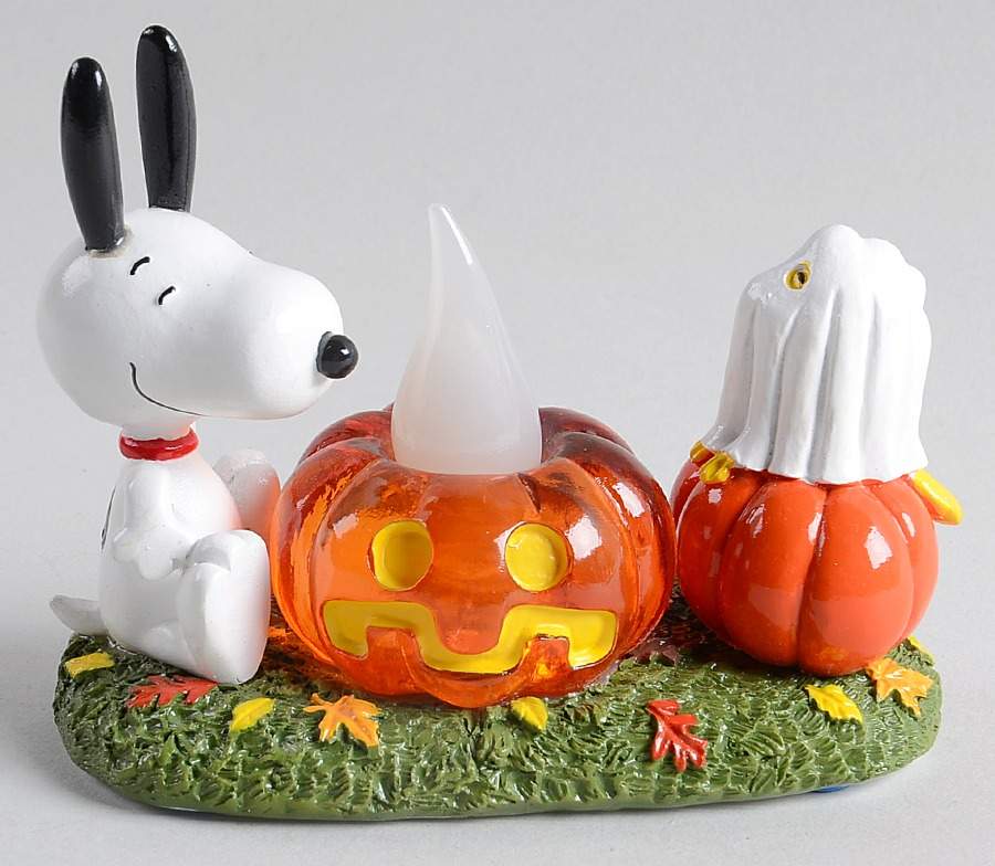 Peanuts Halloween Snoopys Pumpkin Surprise - No Box by Department 56-1
