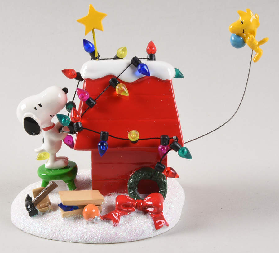 Peanuts Christmas Village Getting Ready For Christmas - Boxed by Department 56-1