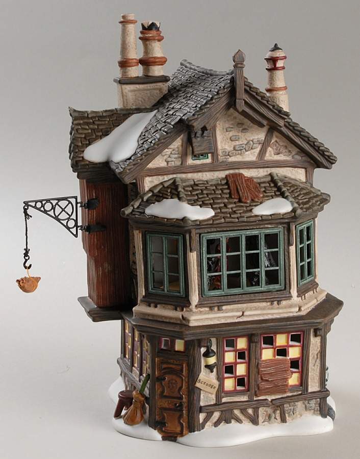 A Christmas Carol-Dickens' Village Ebenezer Scrooge's House - Boxed by Department 56-1