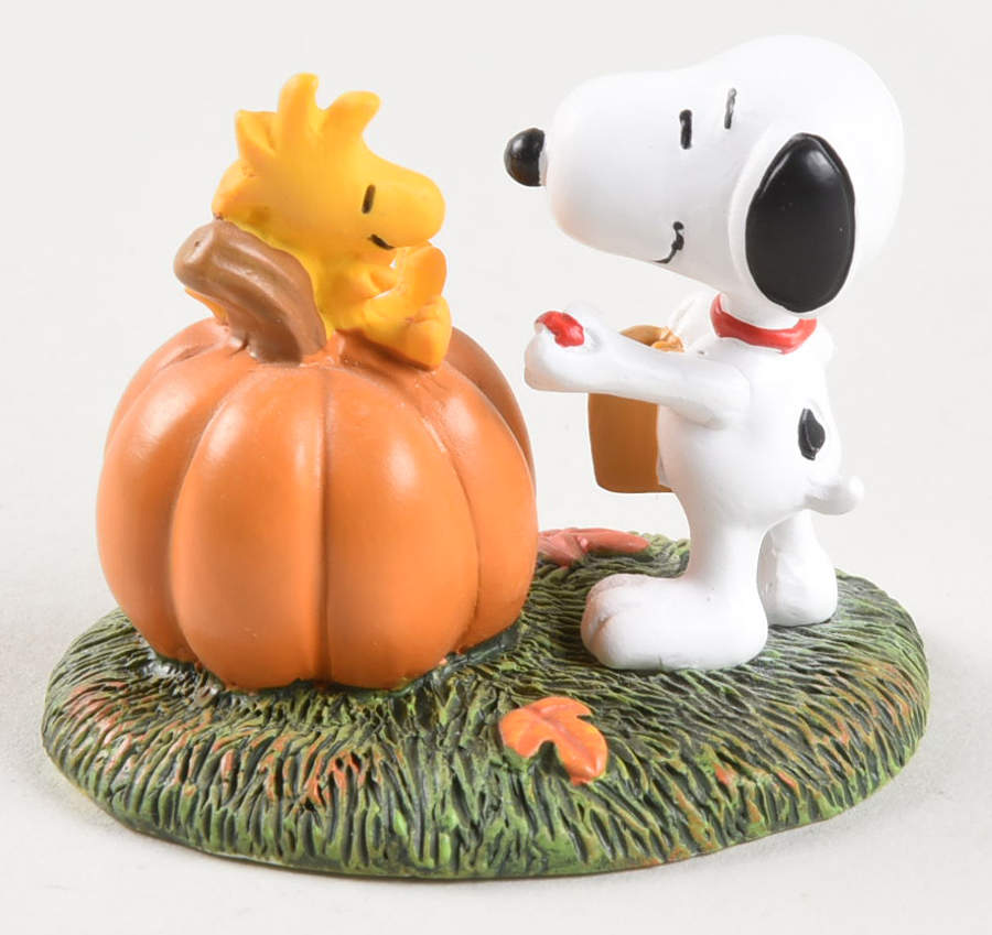 Peanuts Halloween Village A Treat For Woodstock - Boxed by Department 56-1