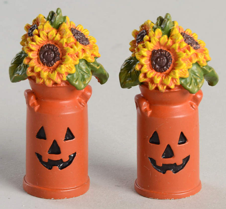 Snow Village Halloween Harvest Pumpkins Milk Cans - Boxed by Department 56-1