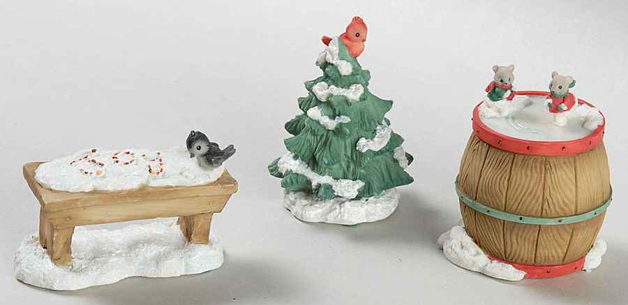 Mary's Moo Moos Christmas Outdoor Farm Accessories - Boxed by Enesco-1