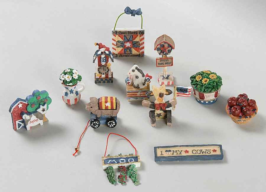 Mini Moos-Figurine Ameri-Cow - Boxed by Enesco-1