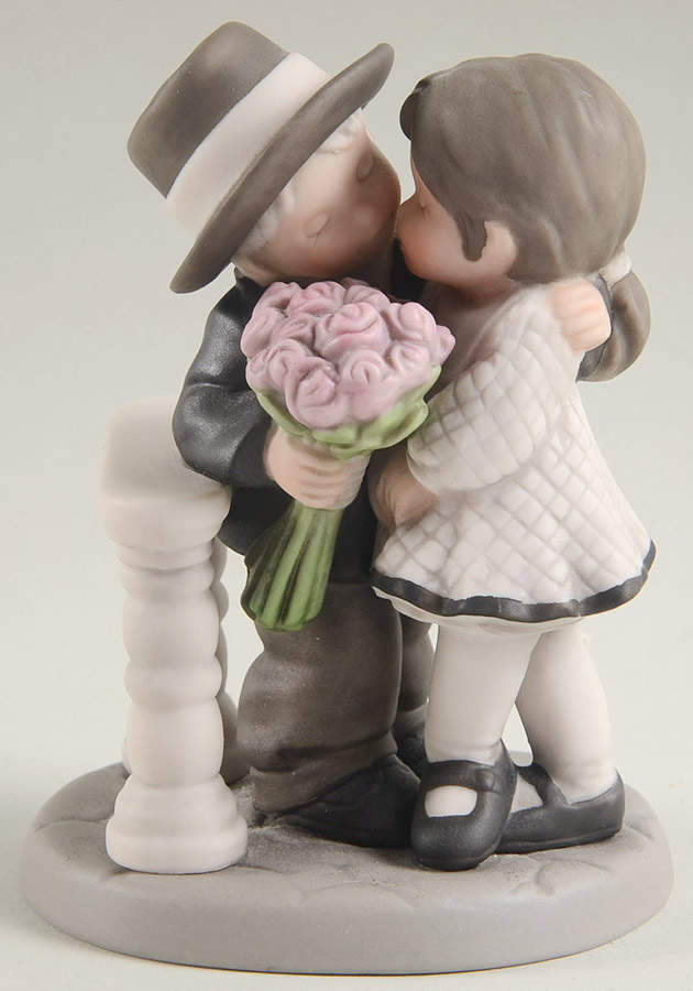 Pretty As A Picture  One Of Life's Sweetest Moments Is Loving - Boxed by Enesco-1
