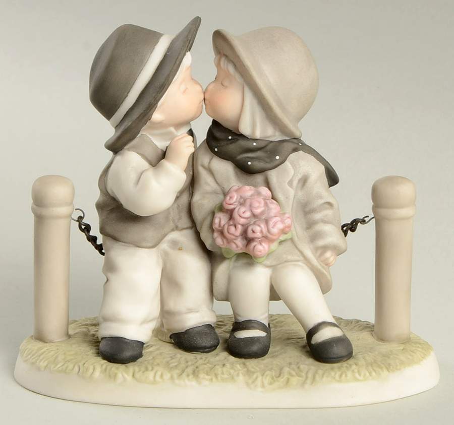 Pretty As A Picture  With Love And Kisses - No Box by Enesco-1