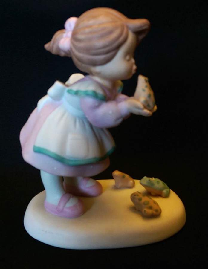 Sisters and Best Friends Kiss A Lot Of Toads - Boxed by Enesco-1