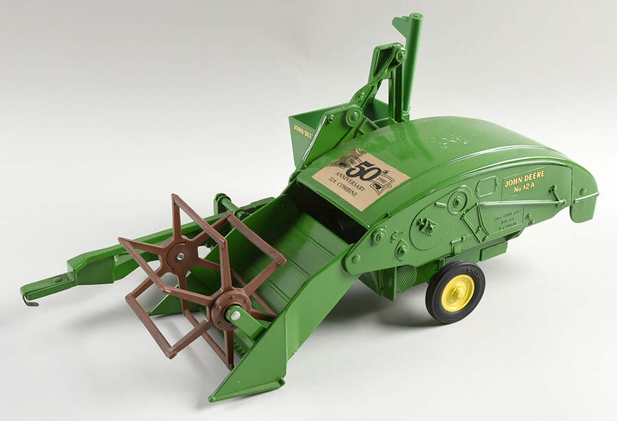John Deere Tractor 1940 12a Combine - No Box by Ertl Collectibles-1