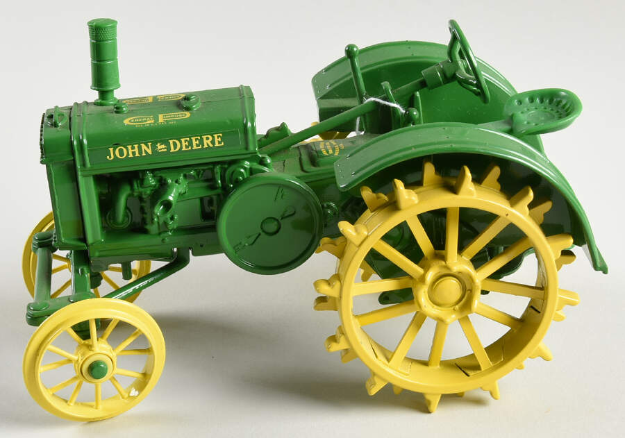 John Deere Tractor 1935 Model Br Tractor - No Box by Ertl Collectibles-1