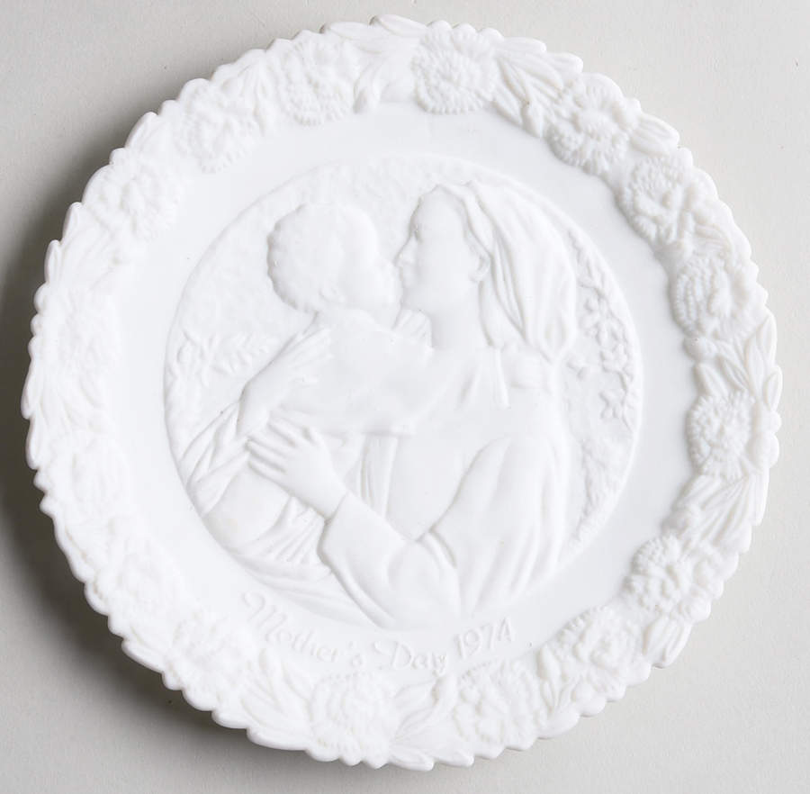 Mother'S Day-White Satin Madonna Of The Grotto - Boxed by Fenton-1