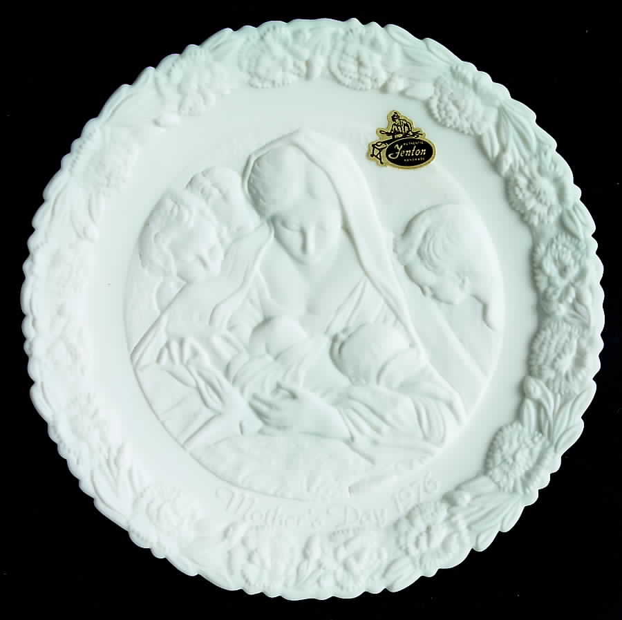 Mother'S Day-White Satin Holy Night - No Box by Fenton-1