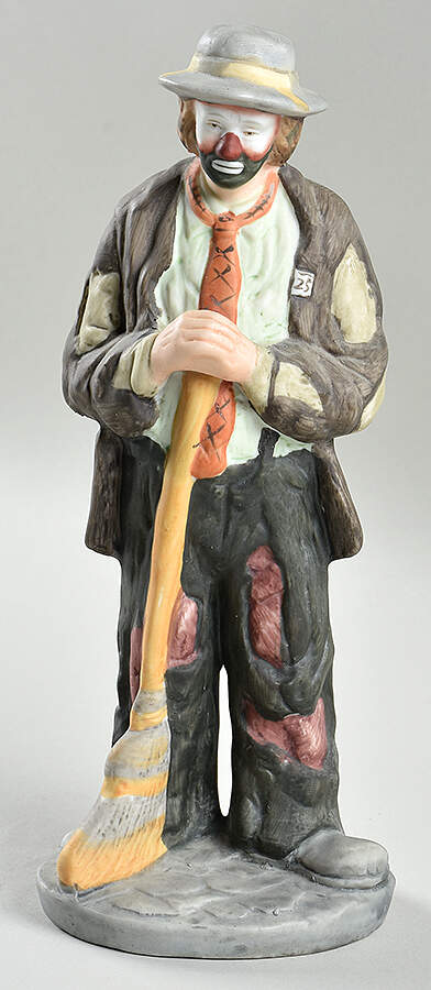 Emmett Kelly Jr-Figurine Sweeping Up  - Boxed by Flambro-1