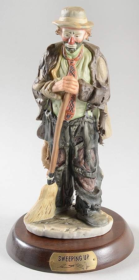 Emmett Kelly Jr-Figurine Sweeping Up - Boxed by Flambro-1