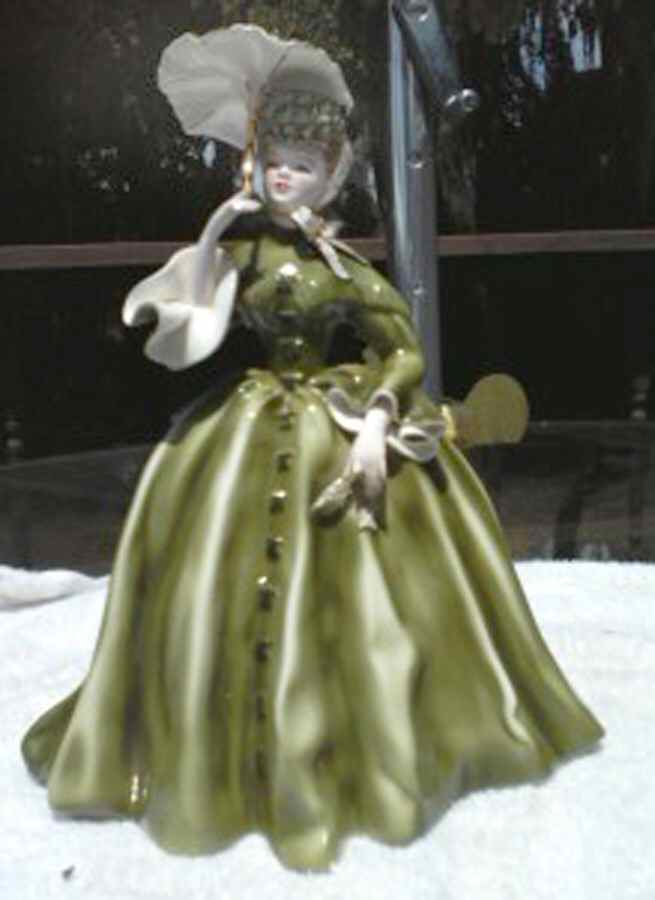 Florence Ceramics Figurine Vivian - Green - No Box by Florence Ceramics-1