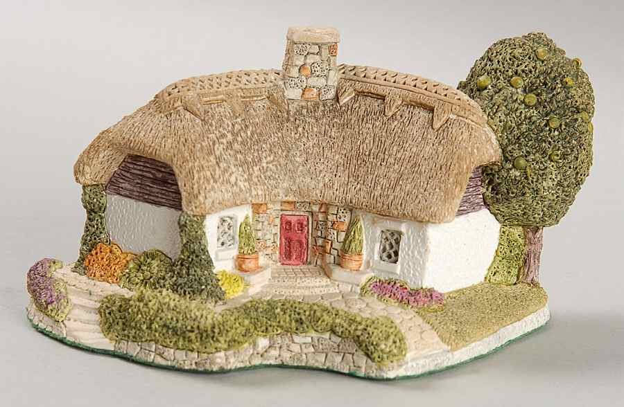 Countryside In Miniature Grannie Smith's  Cottge - Boxed by Fraser Intl-1