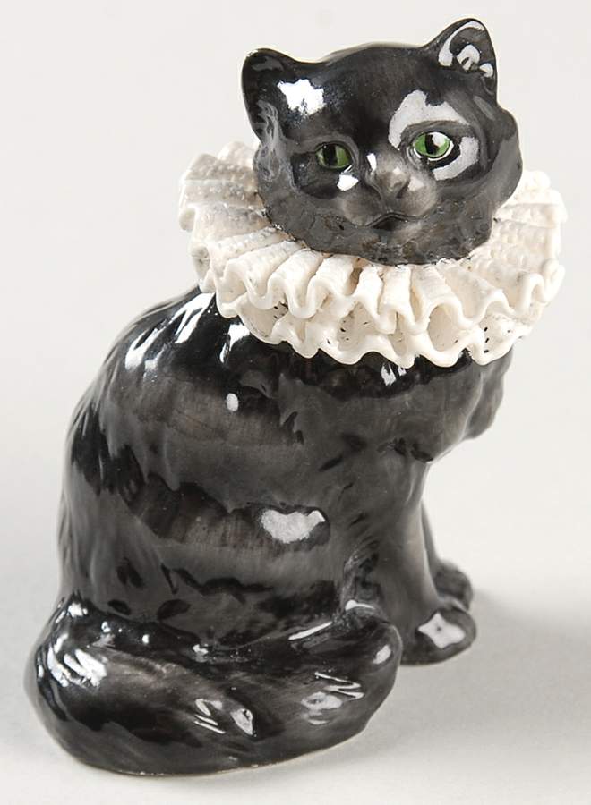 Curio Cabinet Cat Porcelain Lace - No Box by Franklin Mint-1