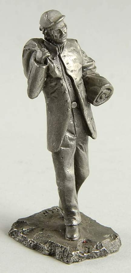 Parade of American People Johnny Comes Home - No Box 42 by Franklin Mint-1