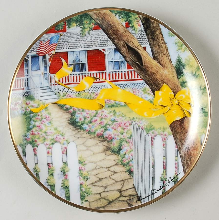 Maureen Drdak Yellow Bow Home Coming - No Box by Franklin Mint-1