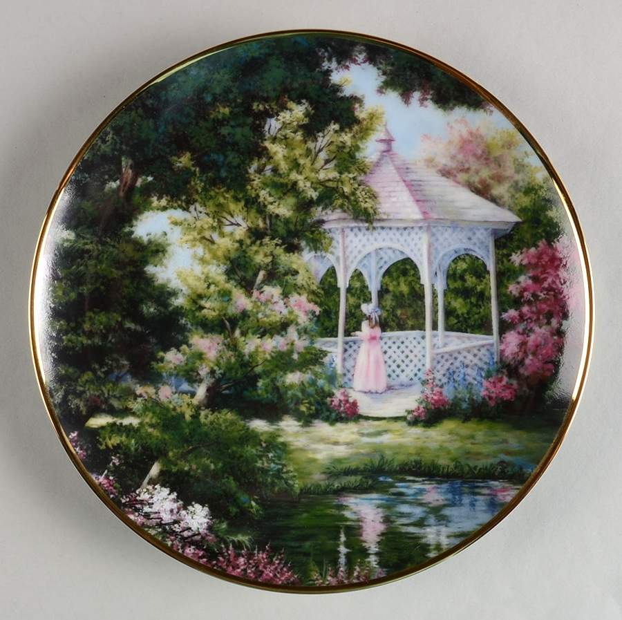 Country Cottages Secluded Garden - No Box by Franklin Mint-1