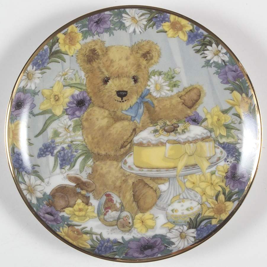 Holiday Bears Teddy's Easter Treat - No Box by Franklin Mint-1