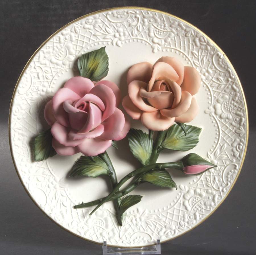 The Roses of Capodimonte Pink And Coral Roses - With Box by Franklin Mint-1
