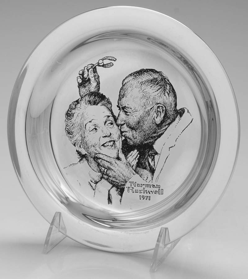 Rockwell Christmas Plate Under The Mistletoe - No Box by Franklin Mint-1