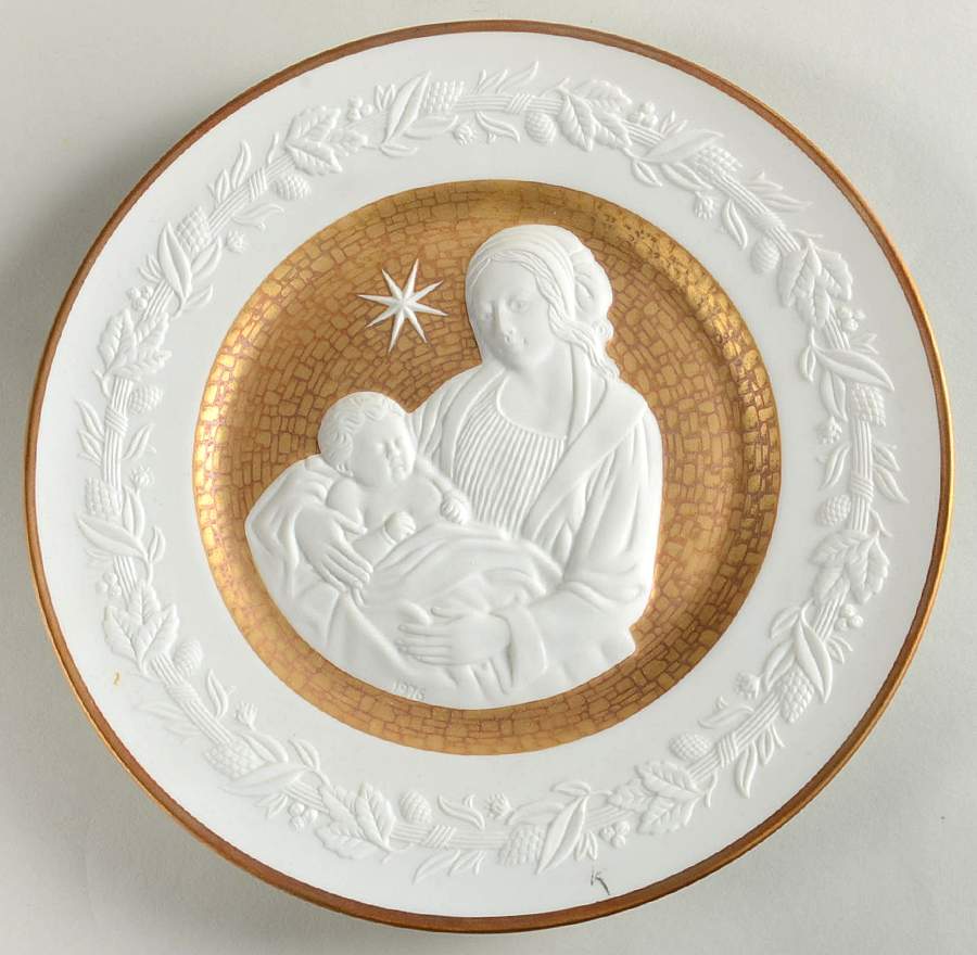 Christmas Plate-Bisque Silent Night - With Box by Franklin Mint-1