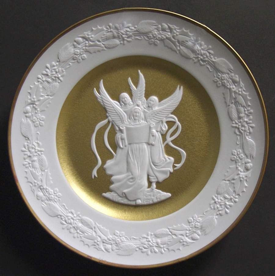 Christmas Plate-Bisque Hark The Herald Angels Sing - Boxed by Franklin Mint-1