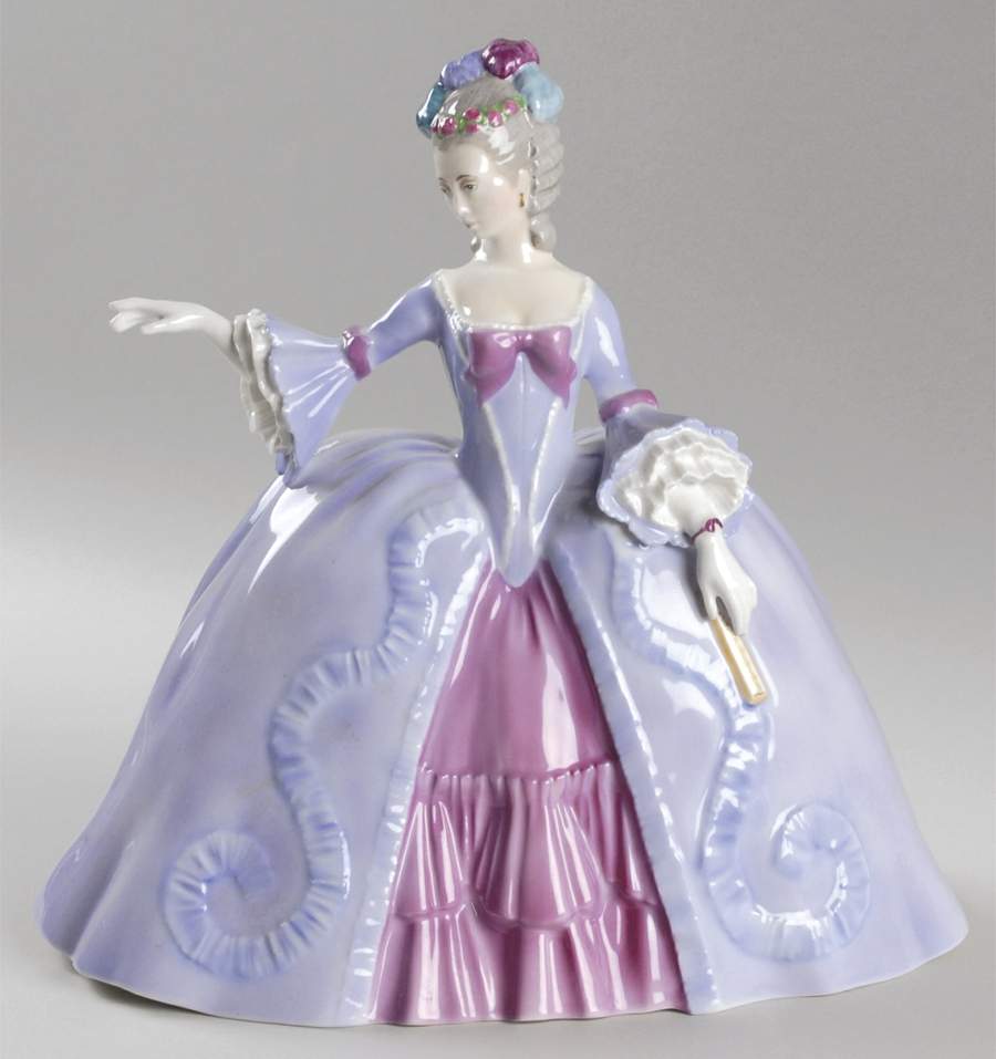 Museum of Costume Marianne-The Minuet - No Box by Franklin Mint-1