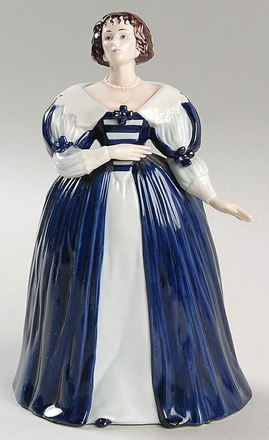 Museum of Costume Henrietta-The Pavane - No Box by Franklin Mint-1