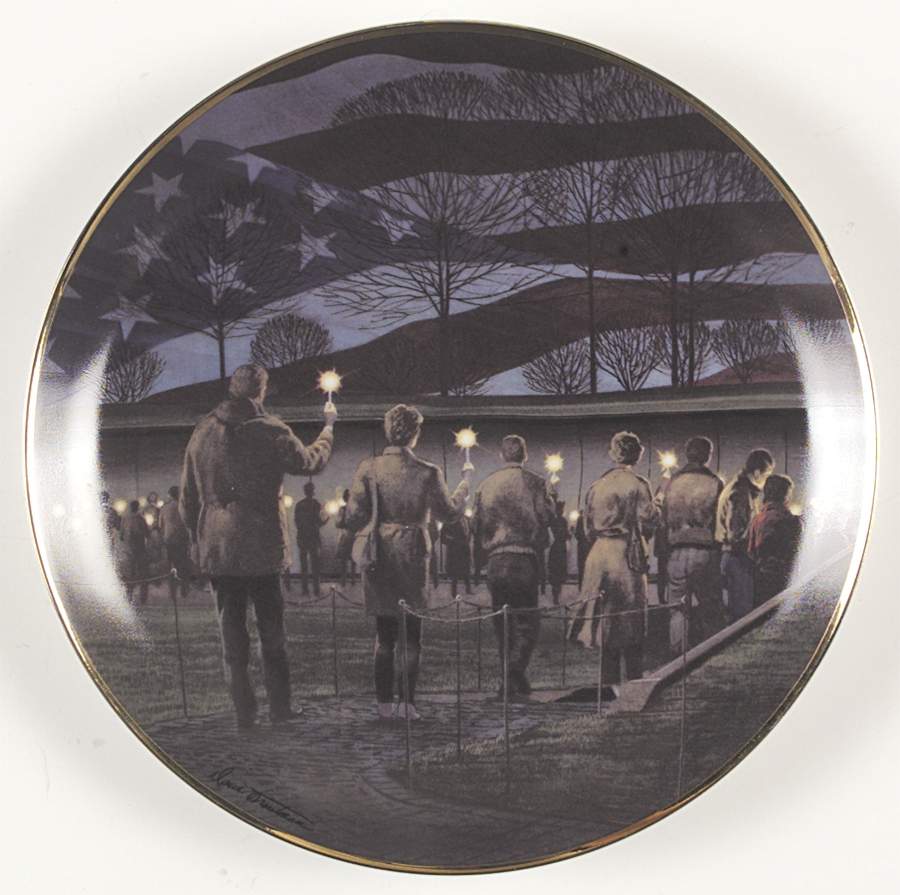 Vietnam Veterans Memorial Candlelight Memorial - No Box by Franklin Mint-1