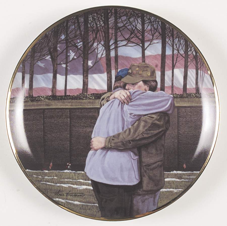 Vietnam Veterans Memorial Heroes Reunited - No Box by Franklin Mint-1