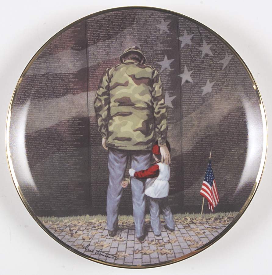 Vietnam Veterans Memorial Sharing The Memory - No Box by Franklin Mint-1