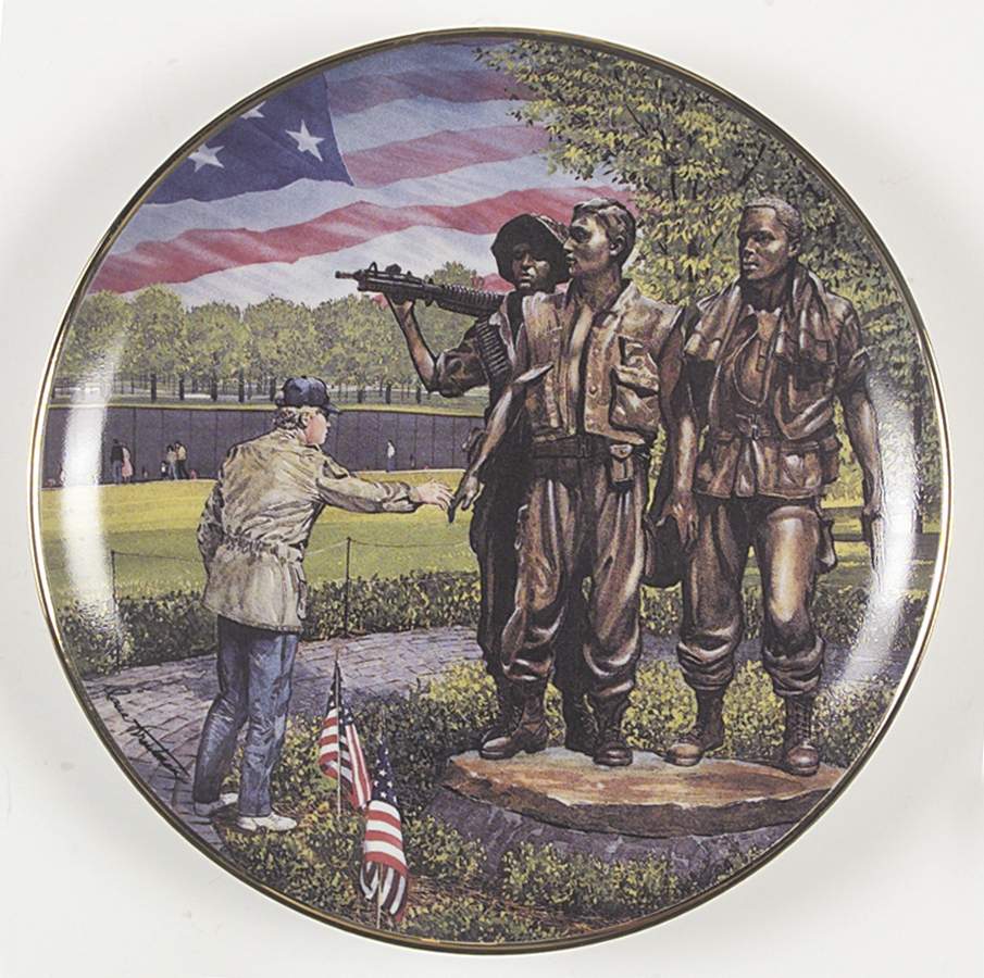 Vietnam Veterans Memorial Touching The Memory - No Box by Franklin Mint-1