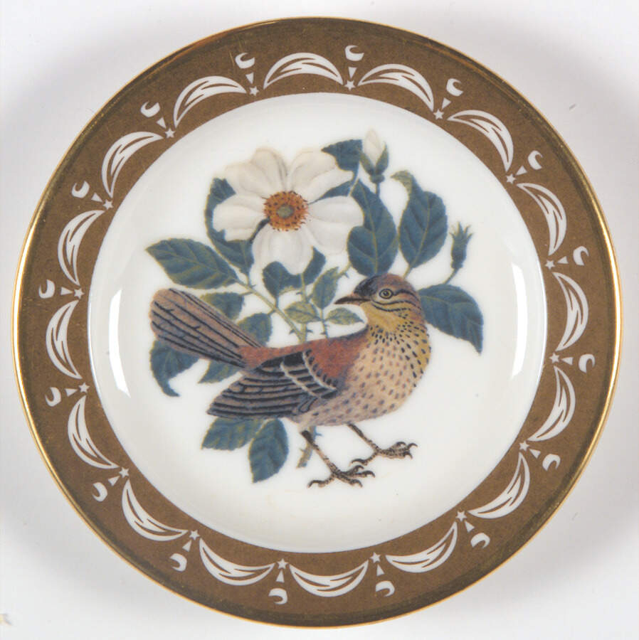 State Birds & Flowers Miniature Georgia-Brown Thrasher / Cherokee Rose - Georgia, No Box by Franklin Mint-1