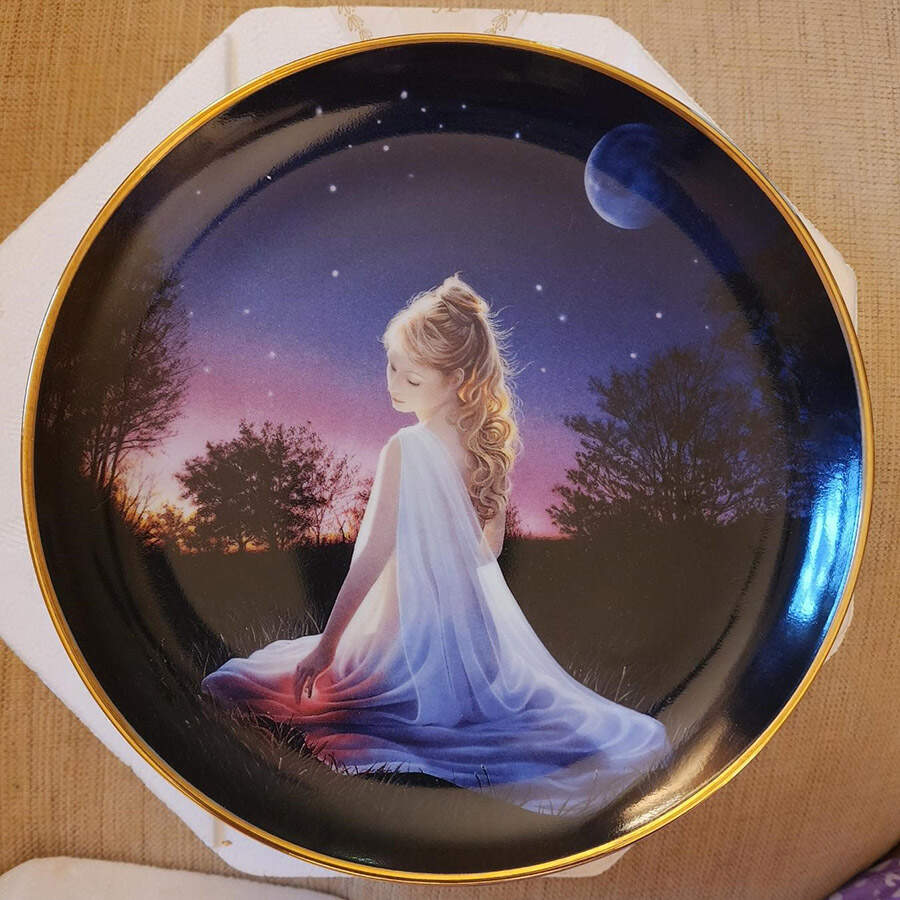 Mystic Maidens Crystal Goddess - No Box by Franklin Mint-1
