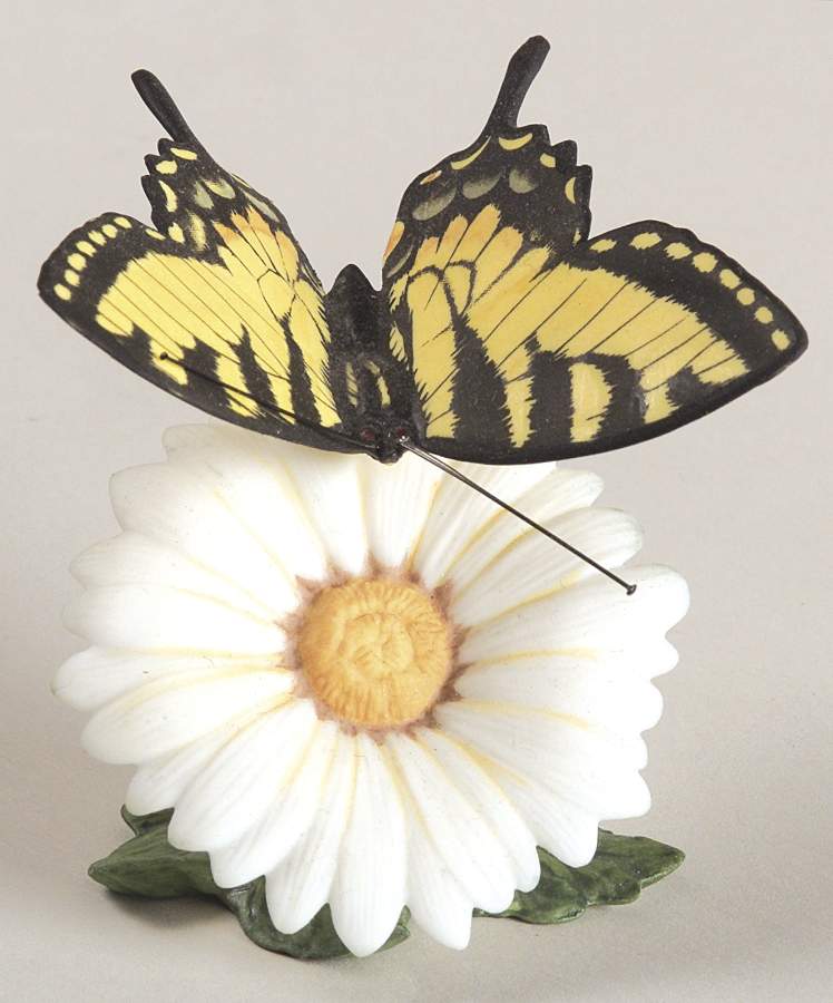 Butterflies of The World  Tiger Swallowtail-Daisy - No Box by Franklin Mint-1
