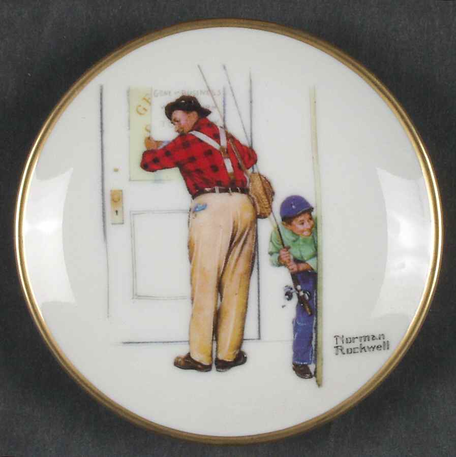 Four Seasons Miniature-Plates Closed For Business - No Box by Fairmont Collectible-1