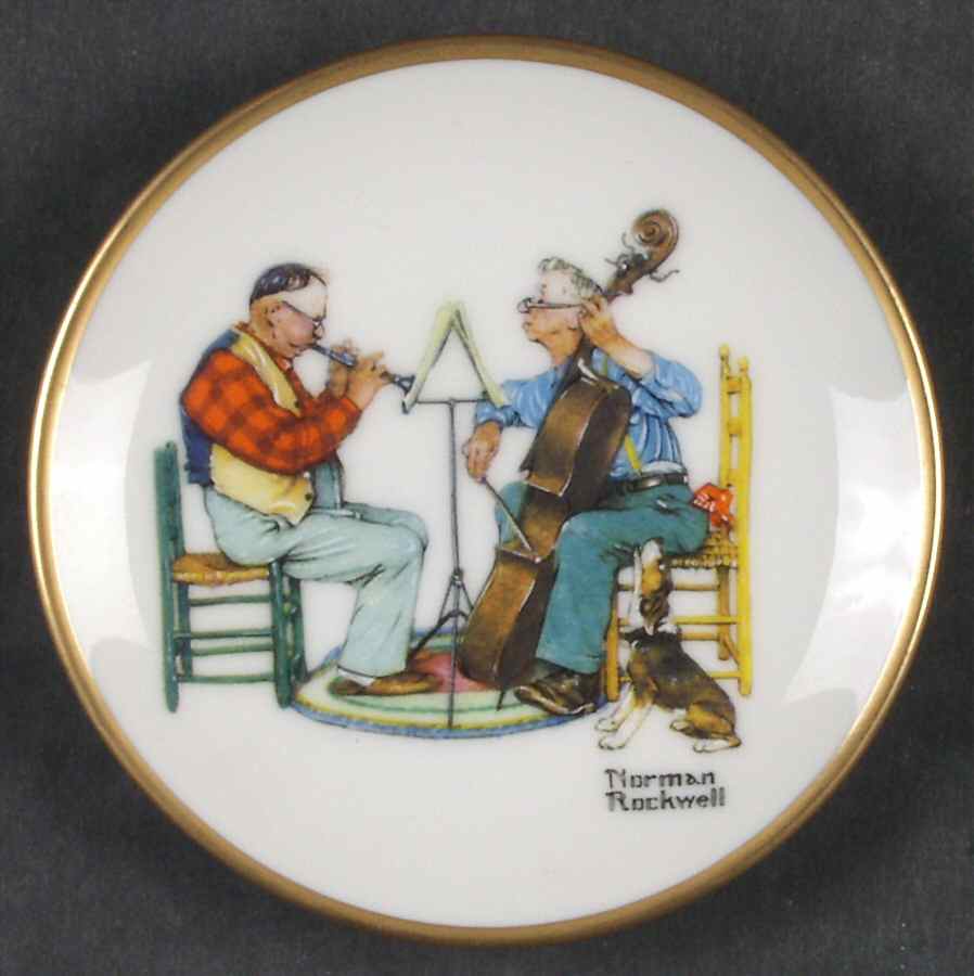 Four Seasons Miniature-Plates Canine Solo - Boxed by Fairmont Collectible-1