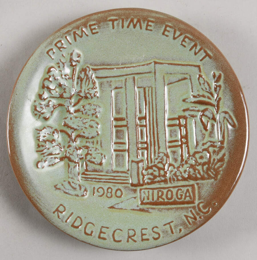 Plates Niroga-Ridgecrest, Nc 1980  - No Box by Frankoma-1